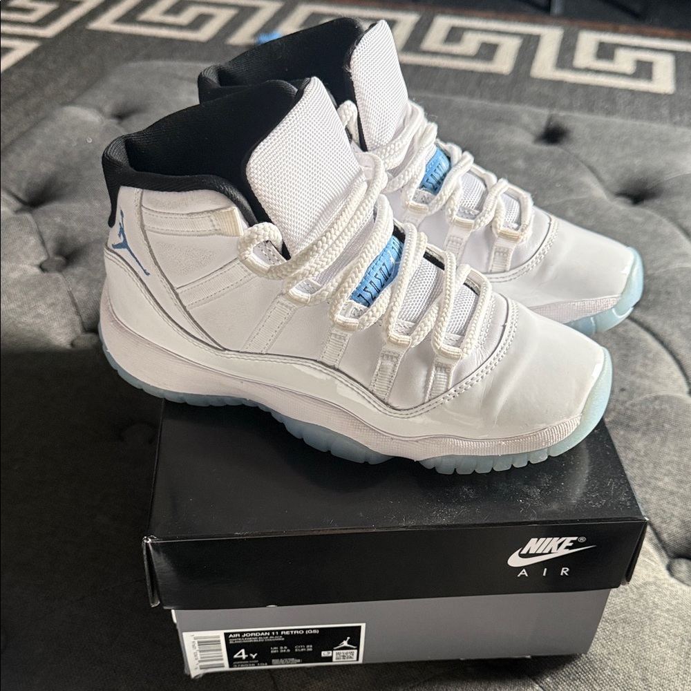 Jordan 11 Retro Kids Sneakers GS Size 4